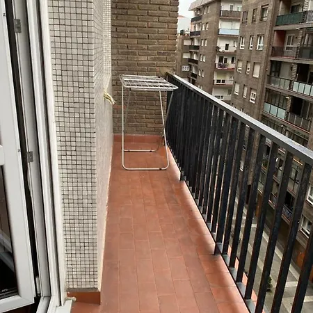 Con Balcon Y Wifi Проживание в семье Бильбао